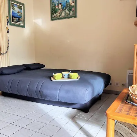 Climatise Avec Terrasse - 100m De La - 4 Couchages - Parking Et Menage Inclus - Fr-1-251-444 Apartment Le Lavandou